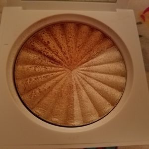 Ofra Tricolor Everglow Highlighter.